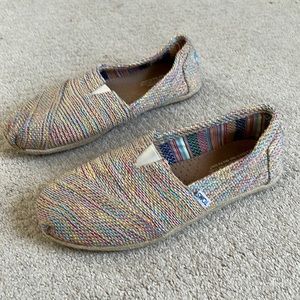 Tom’s womens 8.5 shoes